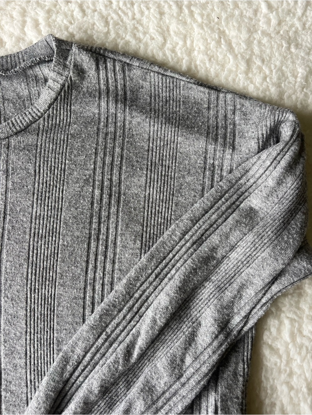 Final TouchGray Ribbed Cropped Drawstring Women's Top- M - Picture 3 of 5